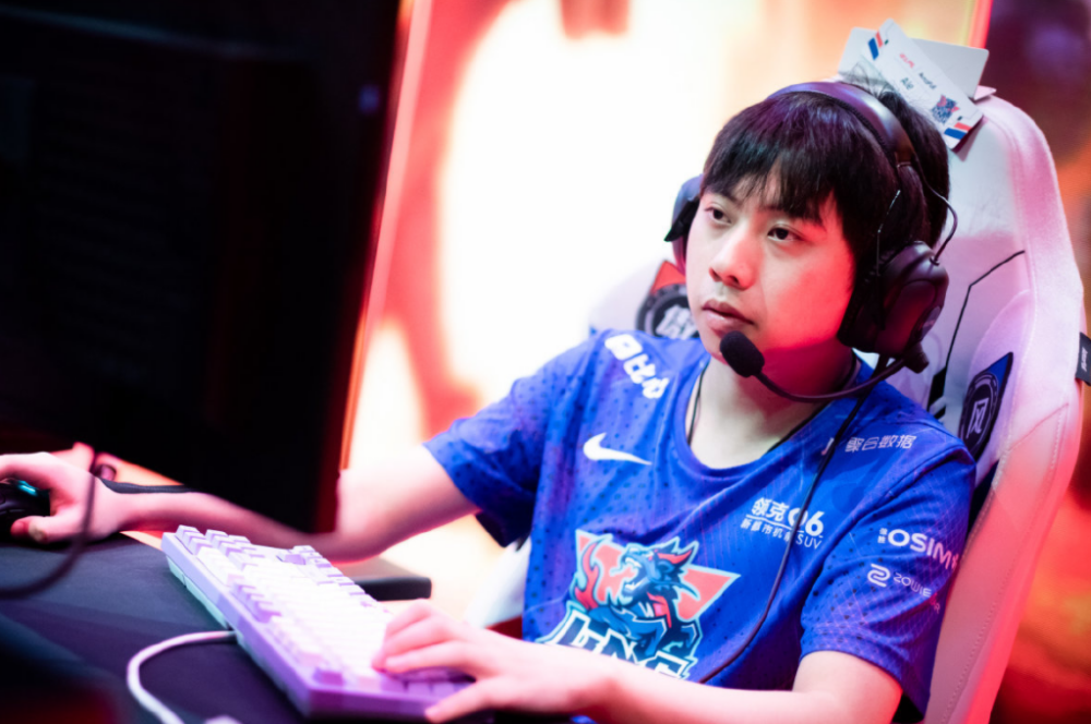  Doinb在勇士比赛中回归赛场，败北引发热议！