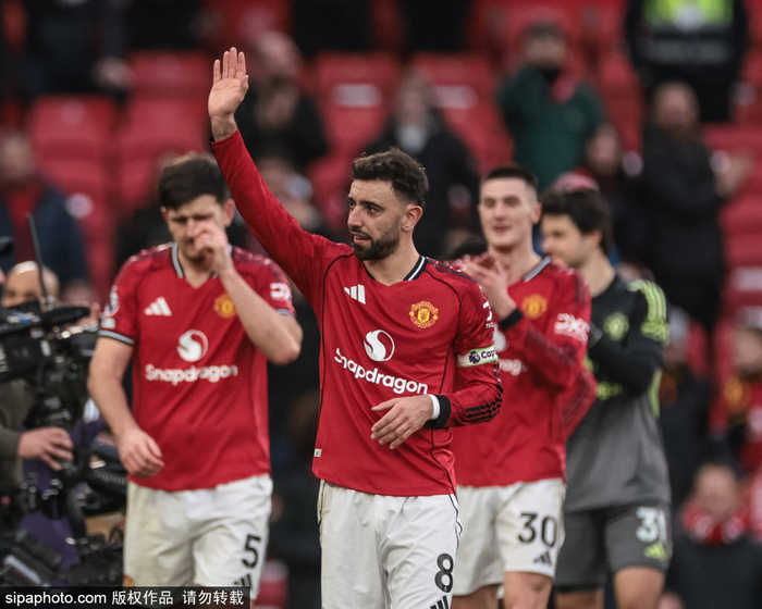 包含门兴格拉德巴赫关键时刻造点机会曼联赛场霸气怒吼，网友：曼联刷新队史纪录备战西甲的词条